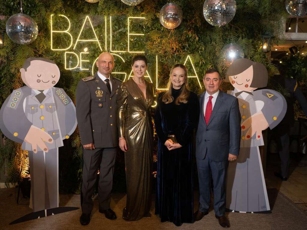 Coronel Emerson Fernandes
Maria Cláudia Barbato Fernandes
Vanessa Cavallazzi
Paulo Marcos de Farias